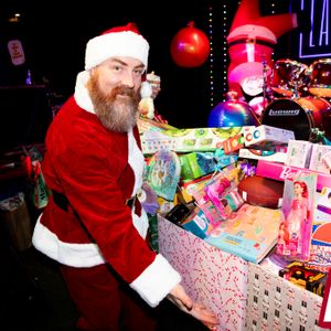 Ivan & Ricky Greenwood Host Xmas Toy Drive - Image 638885