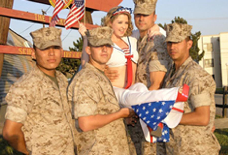 Sunny Lane Stoops for the Troops