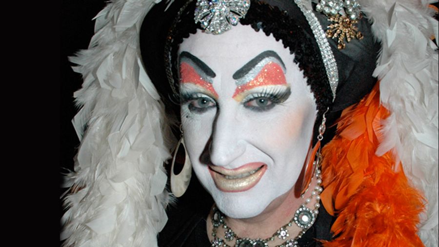 Sister Roma to Host Red Carpet at Grabbys