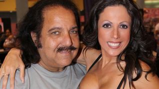 Amy Fisher Rolls in eXXXotica, Cash