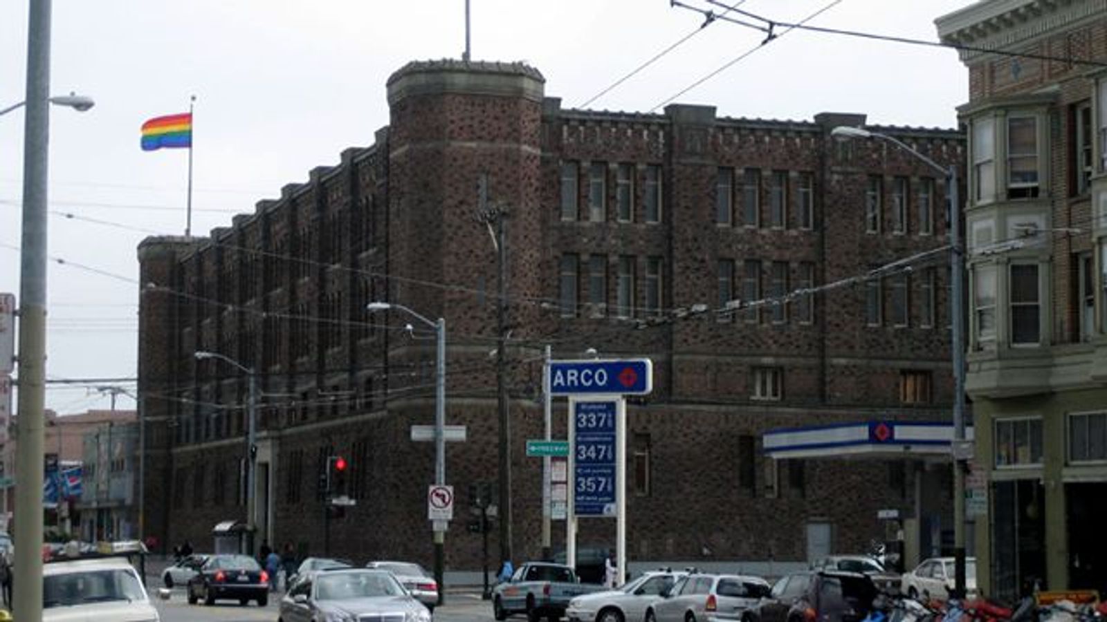 Kink Now Offering S.F. Armory Tours to the Public