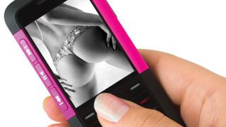 Man Sues Sprint Over Porn on New Phone