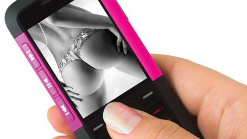 Man Sues Sprint Over Porn on New Phone