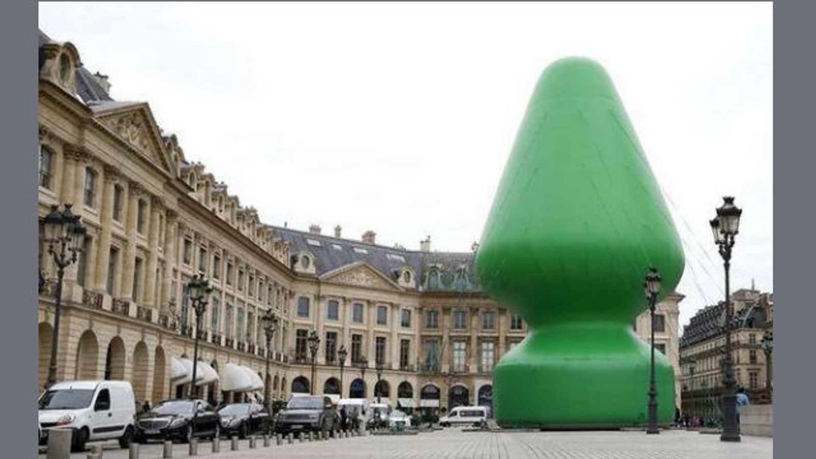 UPDATED - Paris' 80-Foot Butt Plug... er, Tree