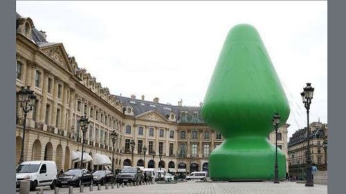 UPDATED - Paris' 80-Foot Butt Plug... er, Tree