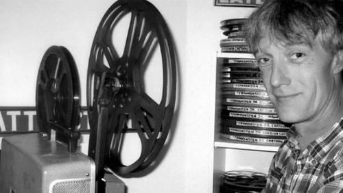 'Sexploitation Sinema ' Pioneer Mike Vraney Dies