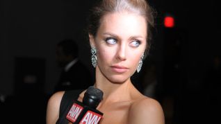 Naughty America Signs Nicole Aniston as 'Role Model'