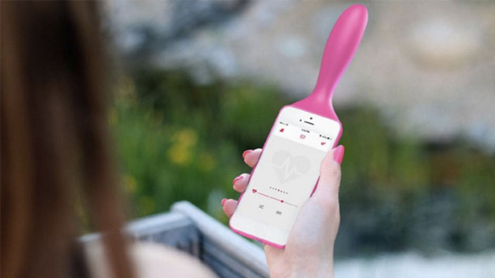 IziVibe Turns Cell Phones Into Vibrators