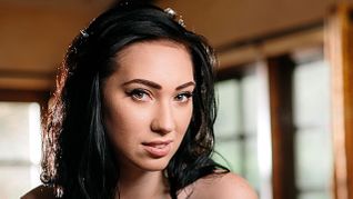 Fresh Face: Interview With Aria Alexander