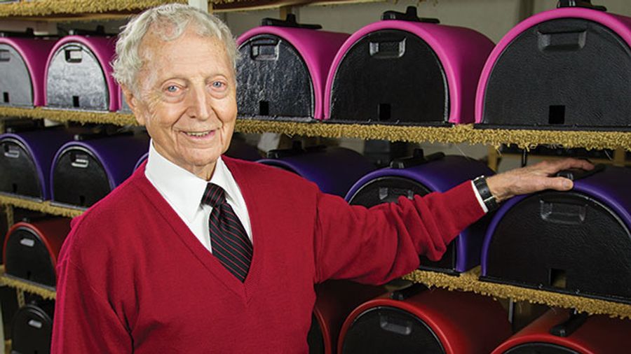 Sybian Creator David Lampert Honored for Lifetime Achievement