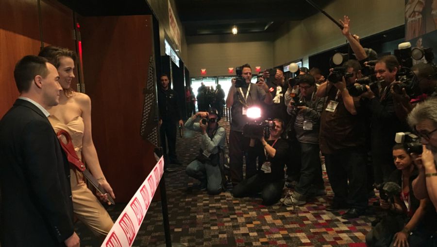 MyFreeCams Model Stefanie Joy Cuts Ribbon to Open 2017 AVN Show