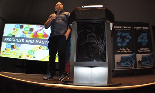 Gabe Zichermann Explains 'Gamification' at GayVN Keynote