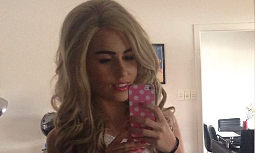 Kiki Vidis Slams Aussie Town That Wants to Ban Porn, Blames Women