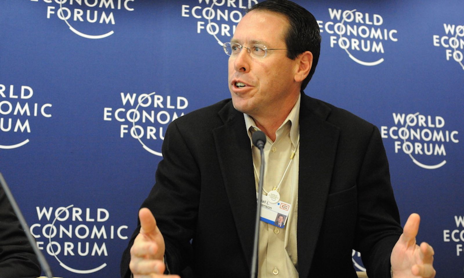 AT&T CEO Calls For National Net Neutrality Law, Slams State Regs