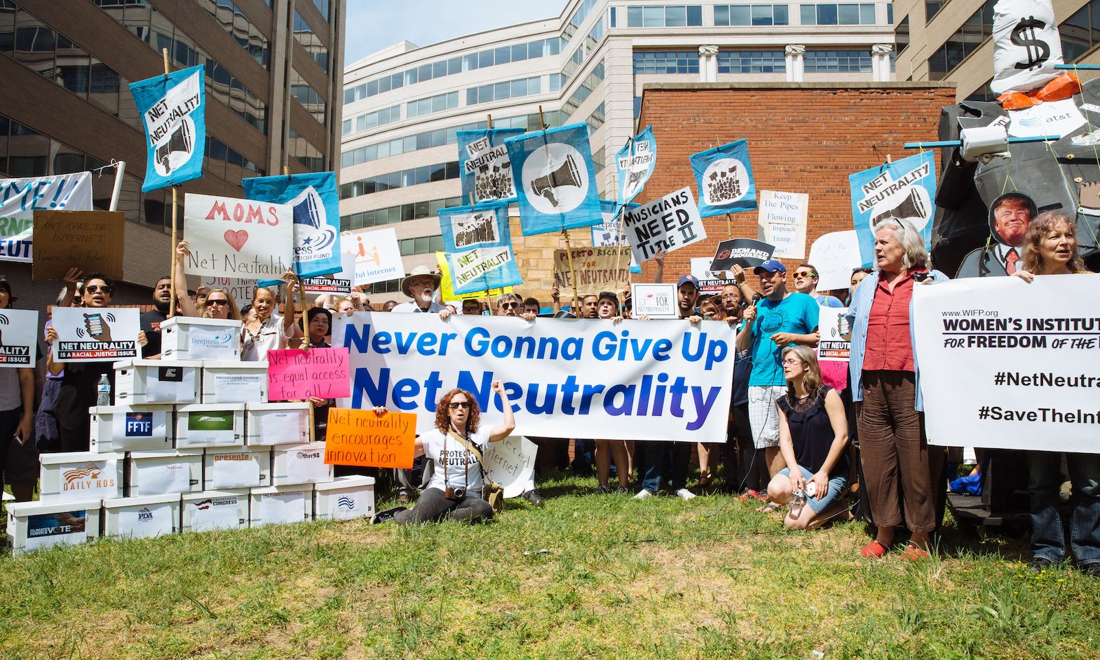 ISPs Spent $101M to Kill Net Neutrality: Which Pols Got the Cash?