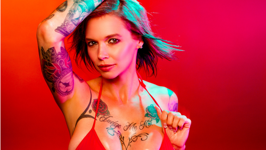 Anna Bell Peaks to Host YNOT Cam Awards