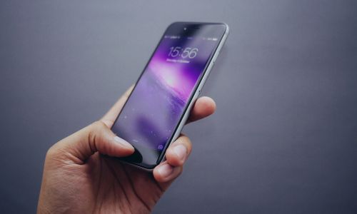 Apple's Siri Listens to You Having Sex for ‘Quality Control’