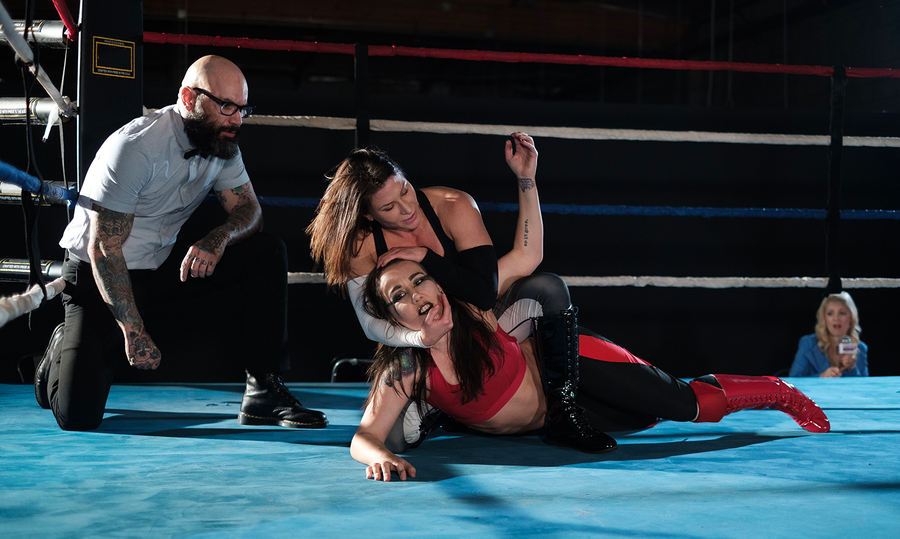 Grappling With the A-Team in Sweetheart's ‘Girls of Wrestling'