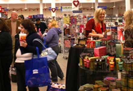 Fashion Show Returns to Castle Megastore