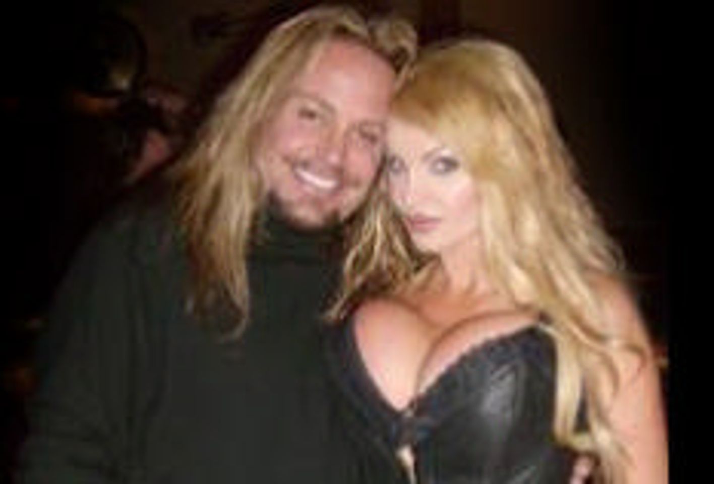 Taylor Wane Hosts Breast Cancer Benefit
