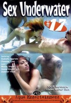 Sex Underwater 17