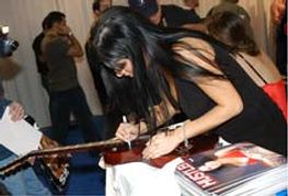 AEE Day 2: Flood of Fans Fails to Dampen Record Crowd of Exhibitors