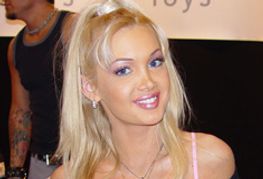 Devon Signs with Black Kat