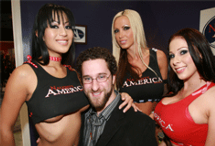 Dustin Diamond Shines At AVN Expo