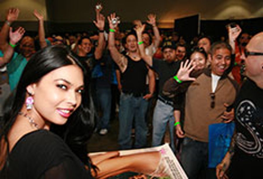 Adultcon 12 Draws Crowds