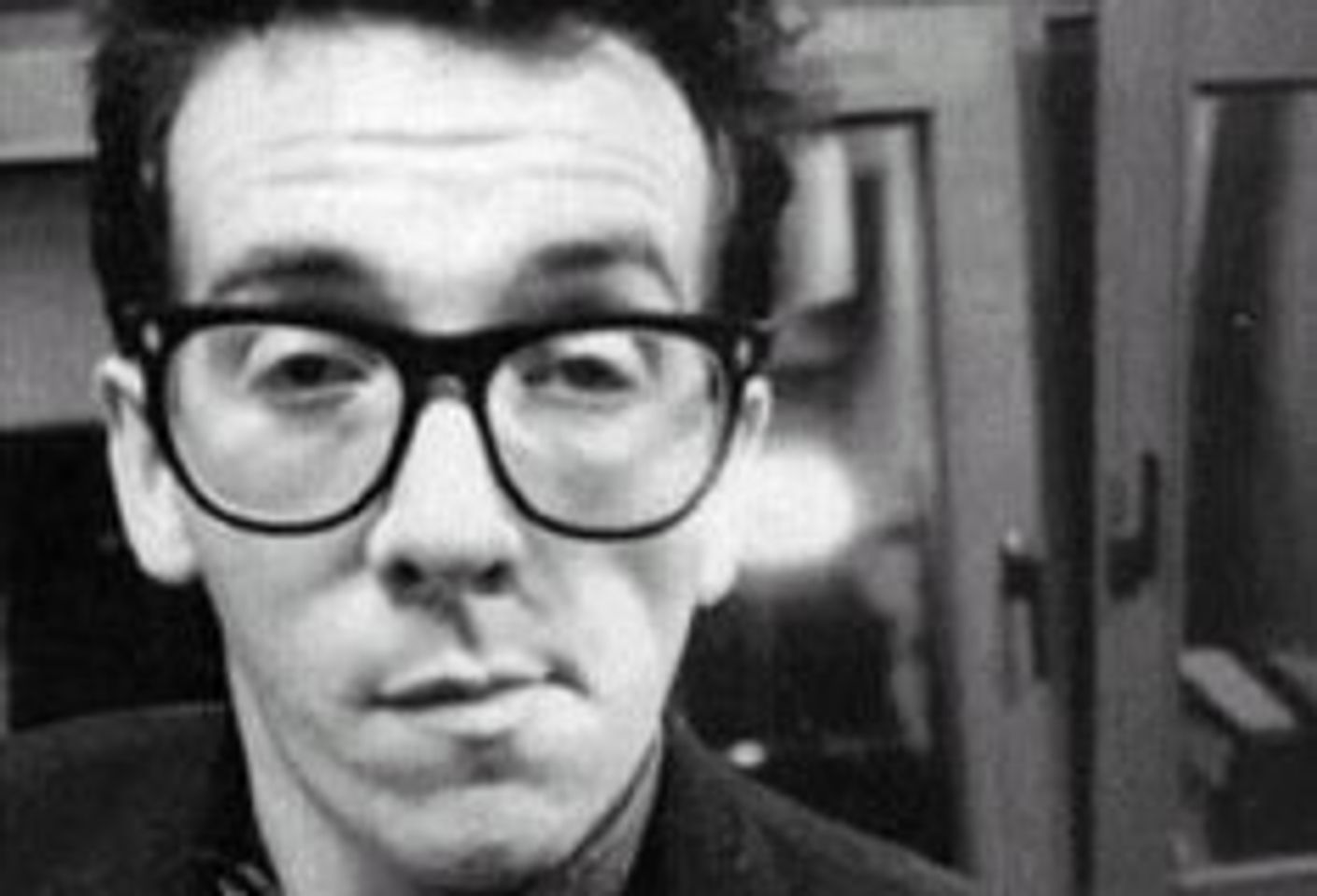 Broadband Could Quash Retail Music: Elvis Costello