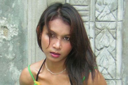 BeautifulLadyboys Offers Free T-Shirt Shoots