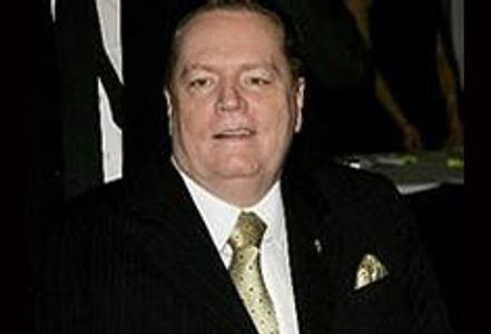 Flynt Addresses Rapt Audience During XBiz Seminar