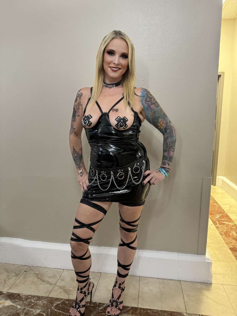 Mistress Kora Bell