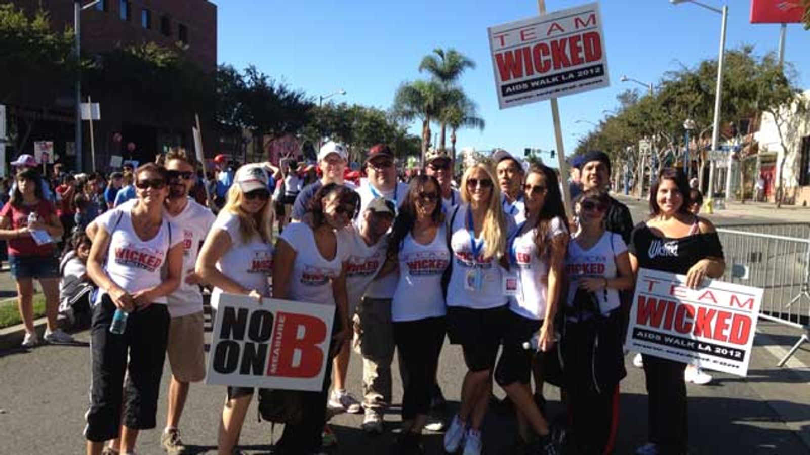 Jessica Drake Leads Team Wicked in 29th Annual AIDS Walk LA