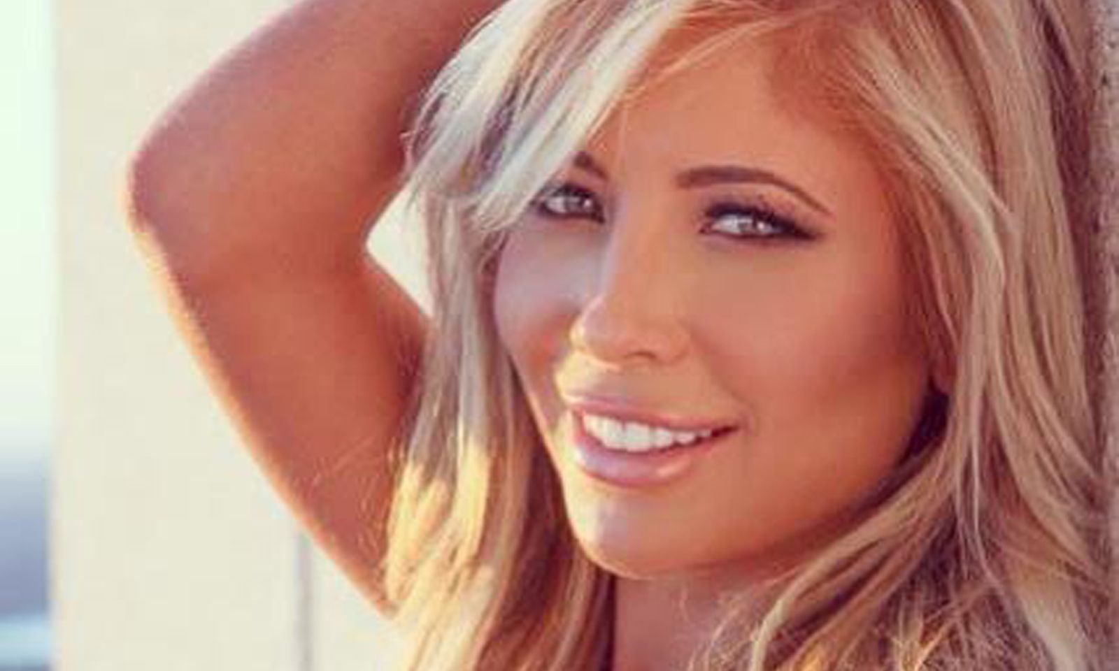 Adult Star Tasha Reign Announces 2017 AEE Signing Schedule