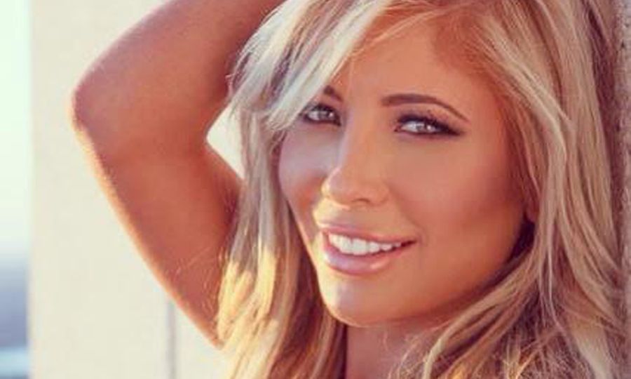 Adult Star Tasha Reign Announces 2017 AEE Signing Schedule