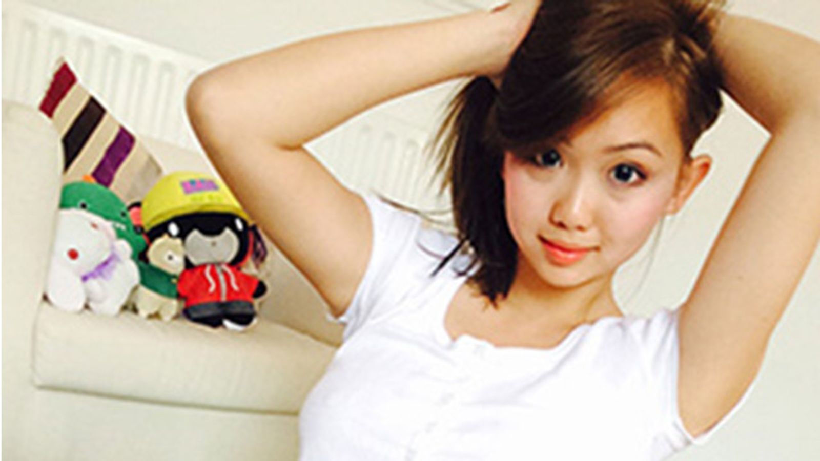 Harriet Sugarcookie Invites Fans to Kick the Holiday Lonelies