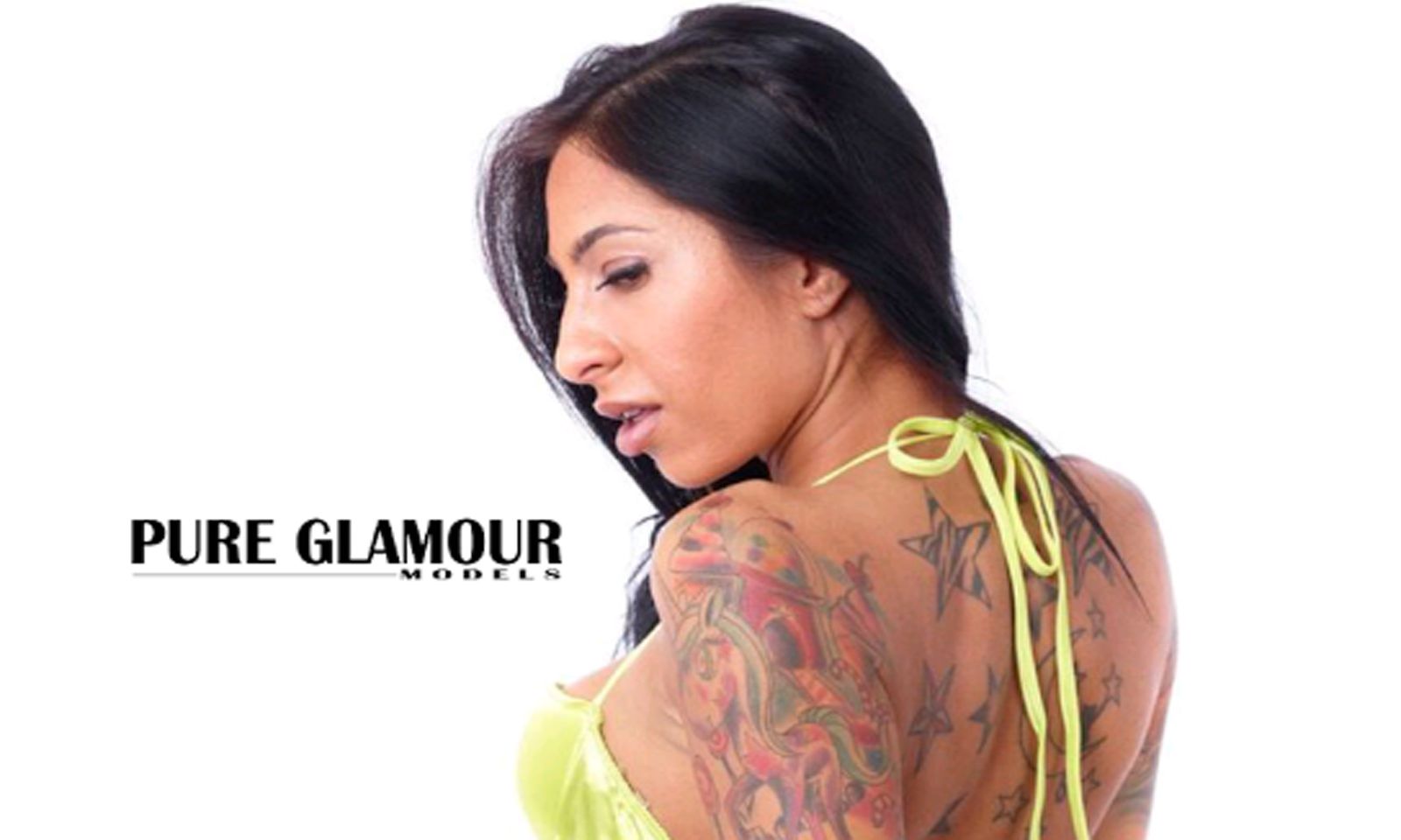 Stacy Jay Signs with Glamour Models 