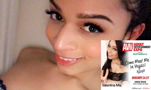 AVN Award Nominee Valentina Mia Makes AEE Debut