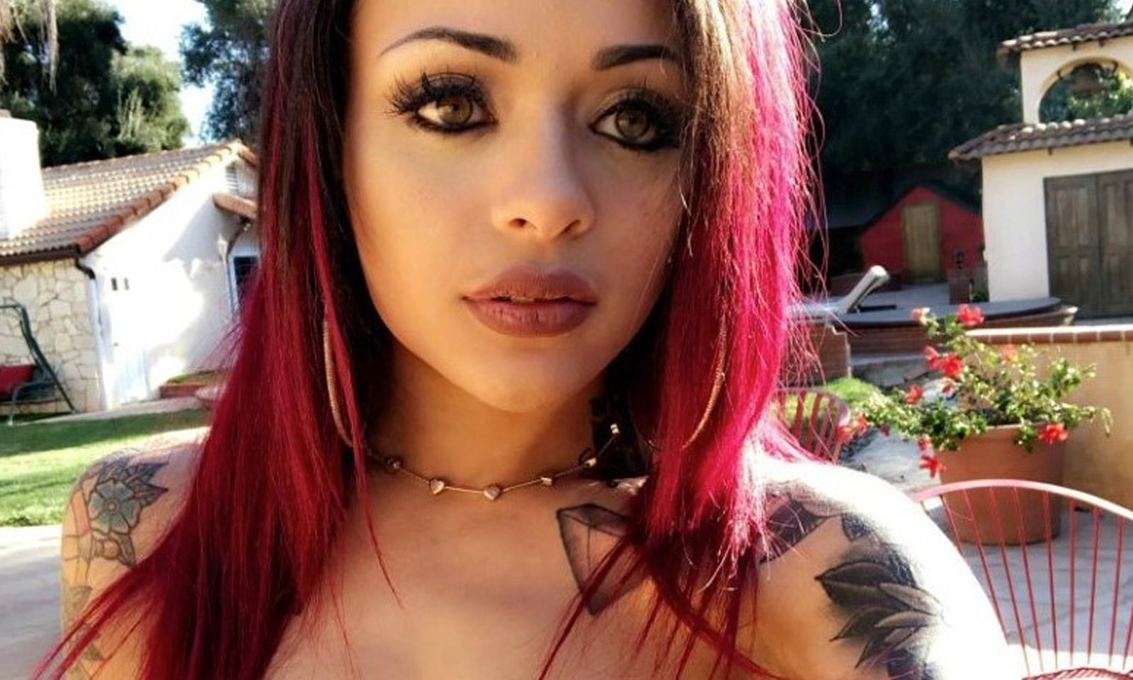 Holly Hendrix Brings New Attitude Into the New Year