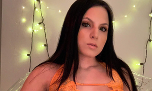 Cam Performer Sarah Russi on ‘Drinking Dirty in New Jersey’