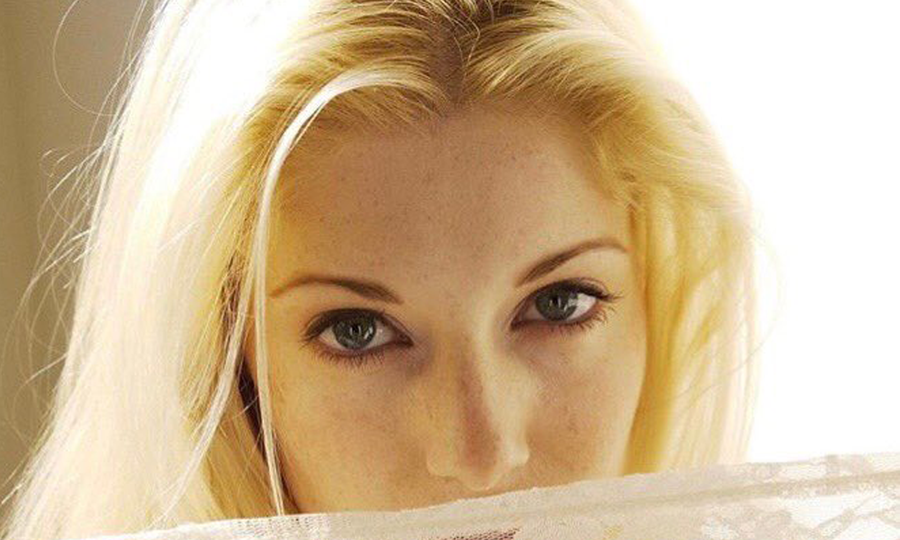 Charlotte Stokely’s Lesbian Sorry-Not-Sorry Apology Sizzles