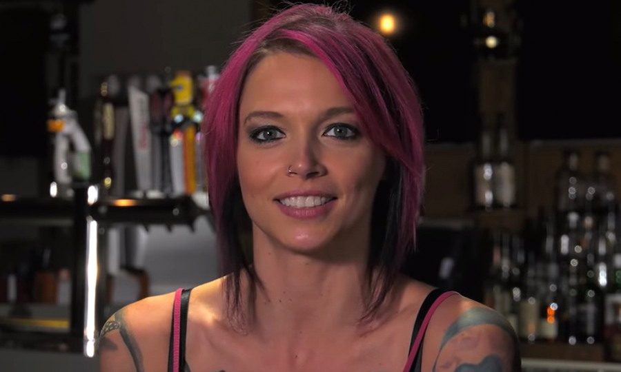 Anna Bell Peaks Offers Fans 3 New Ways to Celebrate Summer