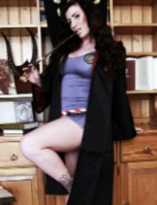 Yuffie Yulan Wins 2013 SHAFTA Best New Starlet Award